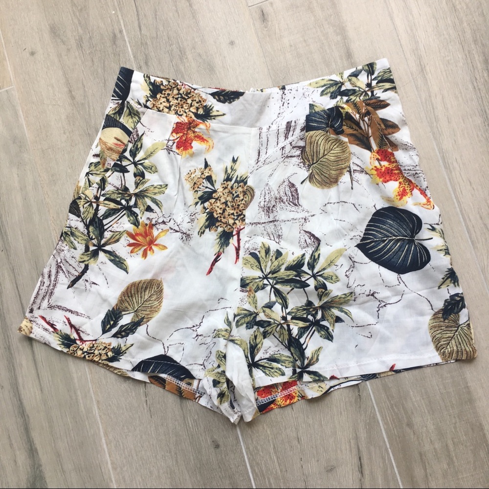 🌿 TROPICAL BOTANICAL BOHO PRINT SHORTS